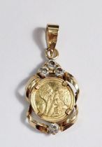 A 14 carat gold pendant set white stone, 14g