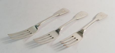 Three silver forks, Glasgow 1829, 227g, maker WM.AM