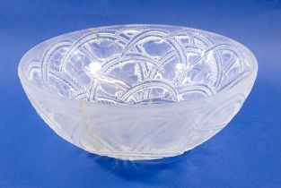 A Lalique 'Pinson' glass bowl moulded birds, cracked and repaired, 23.5cm diameter