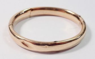 A 9 carat gold hinged bangle, a/f, 12g