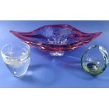 A Swedish style glass fish vase, 11cm tall and two pieces of Italian studio glass