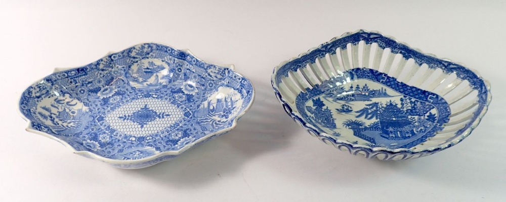 Two Pearlware oval blue and white dishes, largest 23cm wide