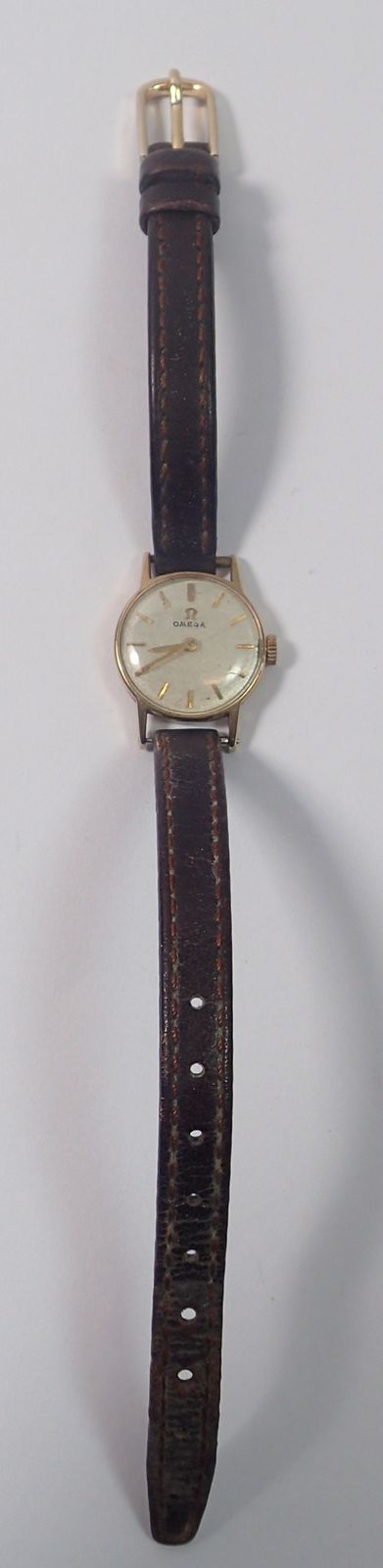 A 9 carat gold Omega ladies wrist watch - Image 2 of 3