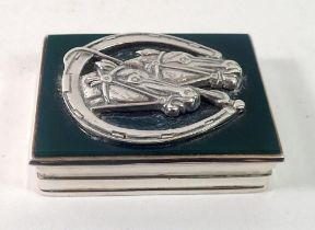A silver and stone set box decorated with race horses and horseshoe, 5.7 x 4.2 x 1.5cm
