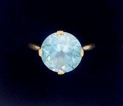 A 9 carat gold blue zircon set ring, size K, boxed 3.3g