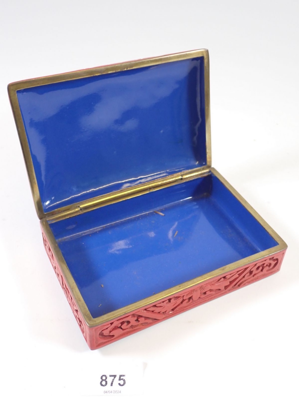 A Chinese cinnabar lacquer cigarette box - Image 2 of 2