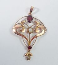 An Edwardian 9 carat gold pendant set pearl and amethyst, 1.5g, 3.5cm