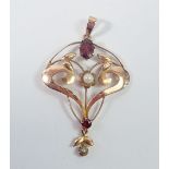 An Edwardian 9 carat gold pendant set pearl and amethyst, 1.5g, 3.5cm