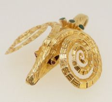 A 1970's rams head pendant in 18 carat gold, 4.5cm long