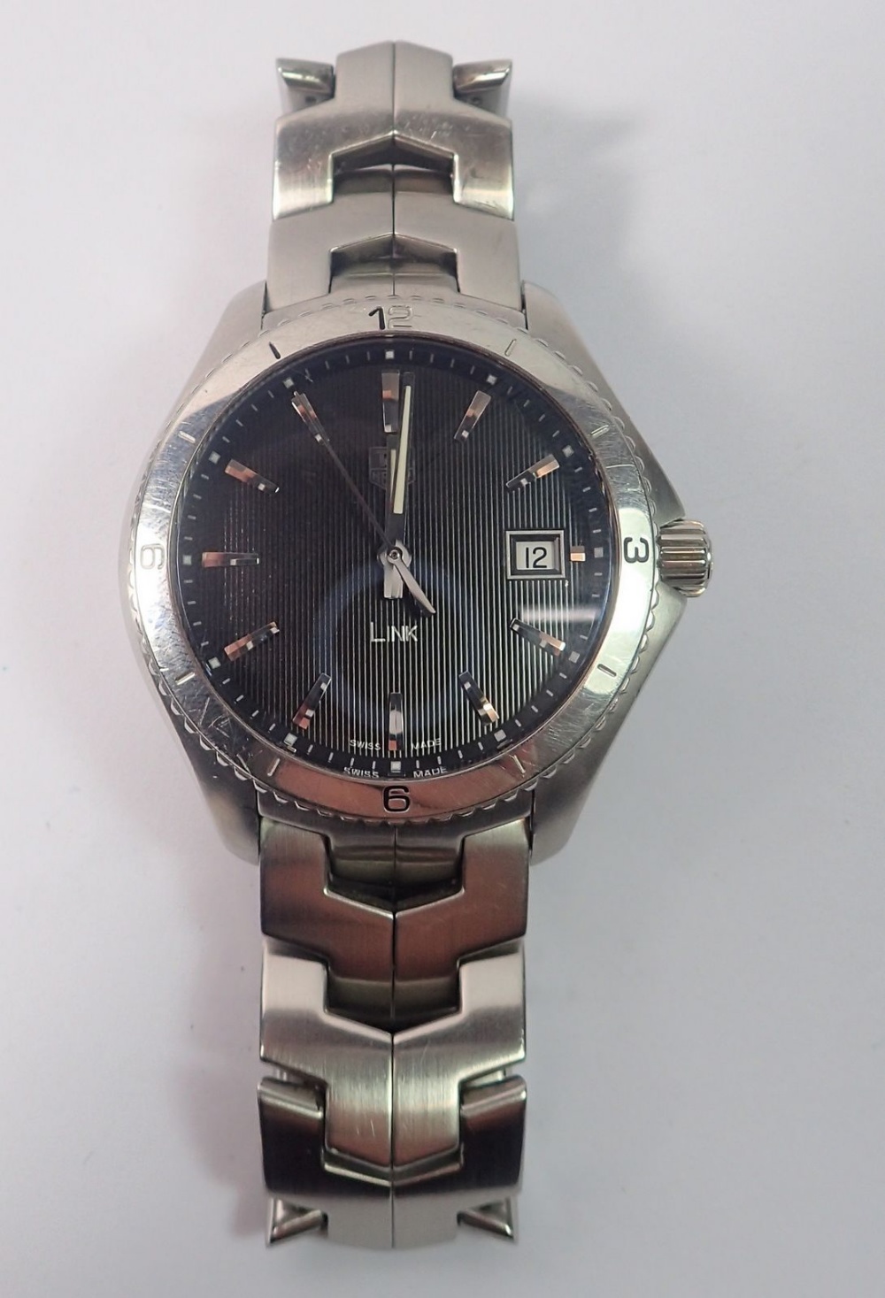 A Tag Heuer gentlemen's Link wrist watch, stainless steel with black dial and date niche, boxed with - Image 2 of 7
