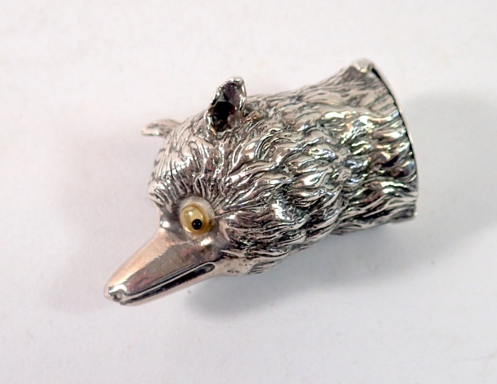 A fox head silver vesta case, 34.8g, 4.8cm long