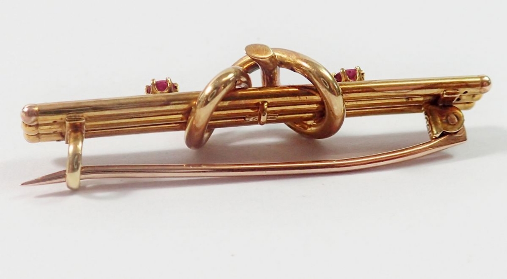 A 15 carat gold bar brooch set rubies, 3.2g, 4.2cm wide - Image 2 of 2