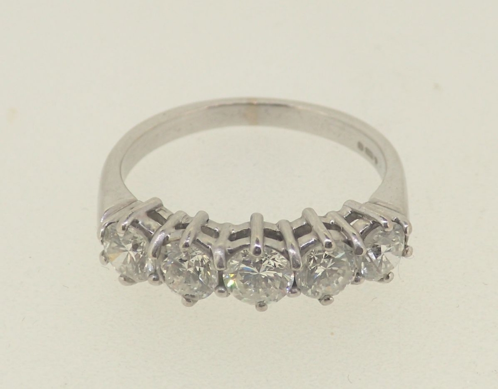 An 18 carat white gold five stone diamond ring approx 1.3 cts (colour H/I , clarity VS), Size L - Image 2 of 5