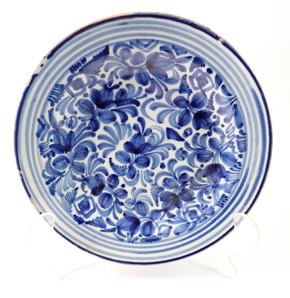 A Delft blue and white dish, 26cm