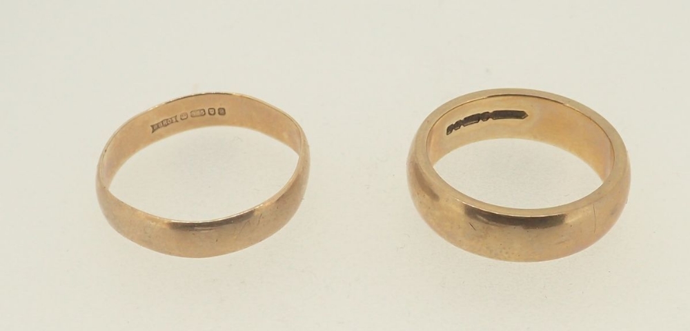 Two 9 carat gold wedding rings, 7.8g