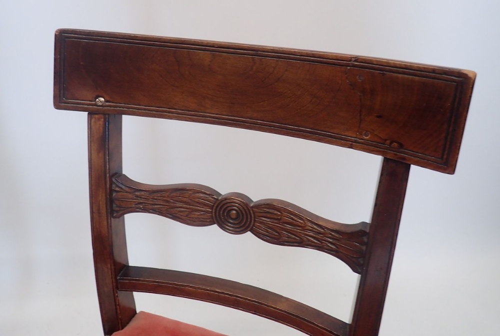 A pair of early 19th century bar back dining chairs on square tapered supports - Image 2 of 2