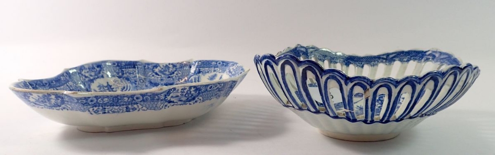 Two Pearlware oval blue and white dishes, largest 23cm wide - Image 2 of 2