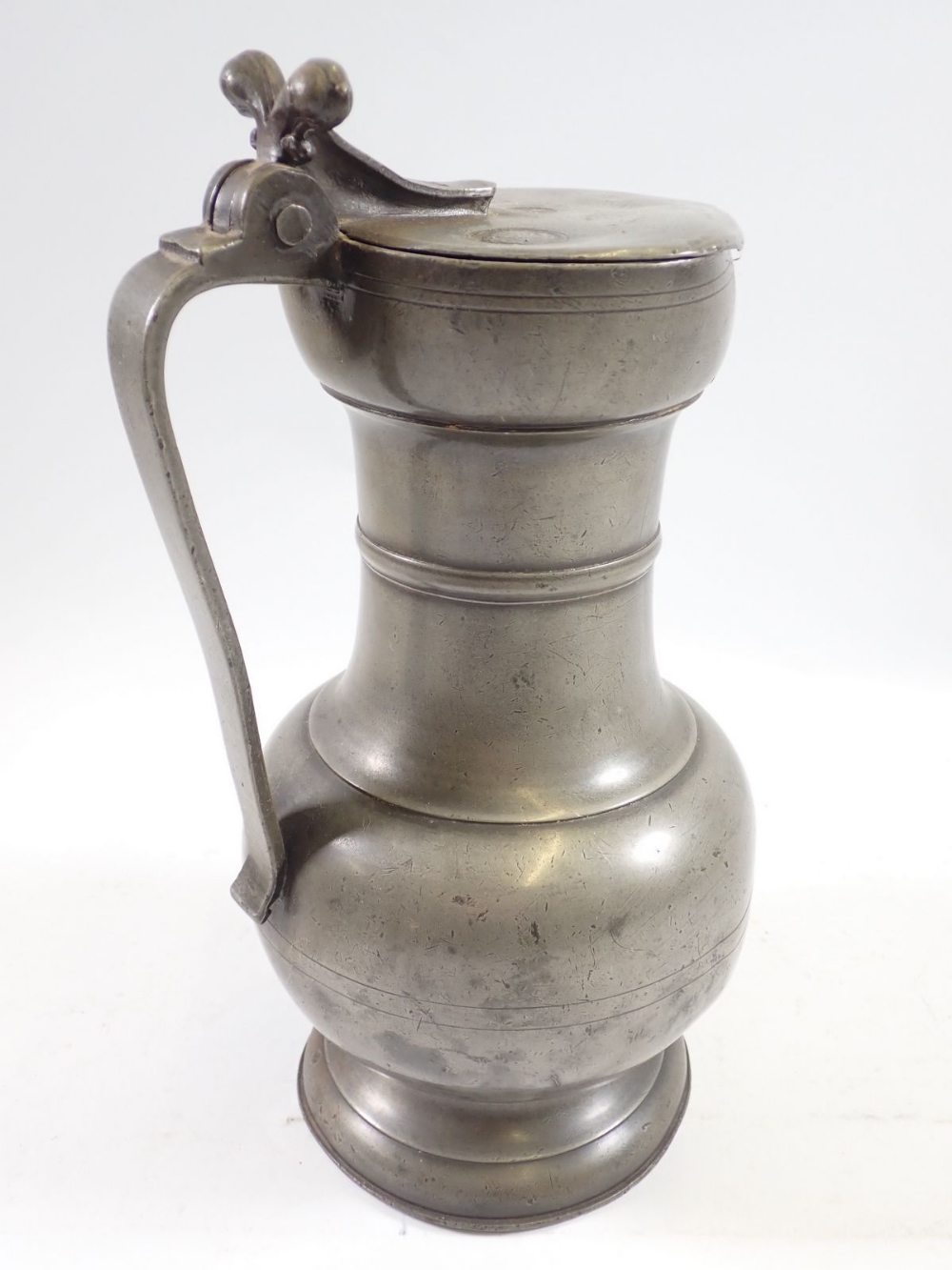 A large 18th century pewter flagon dated 1758 with touchmarks, 30cm tall - Image 3 of 5