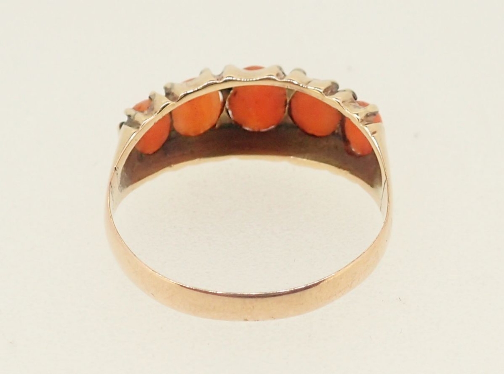 A Victorian 9 carat gold graduated coral set ring, size N, 1.8g - Image 4 of 4