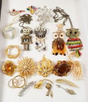 A box of costume jewellery