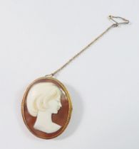 A 9 carat gold mounted cameo brooch, 3.8 x 3.1cm