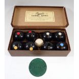 A set of vintage Banda carpet bowls, boxed