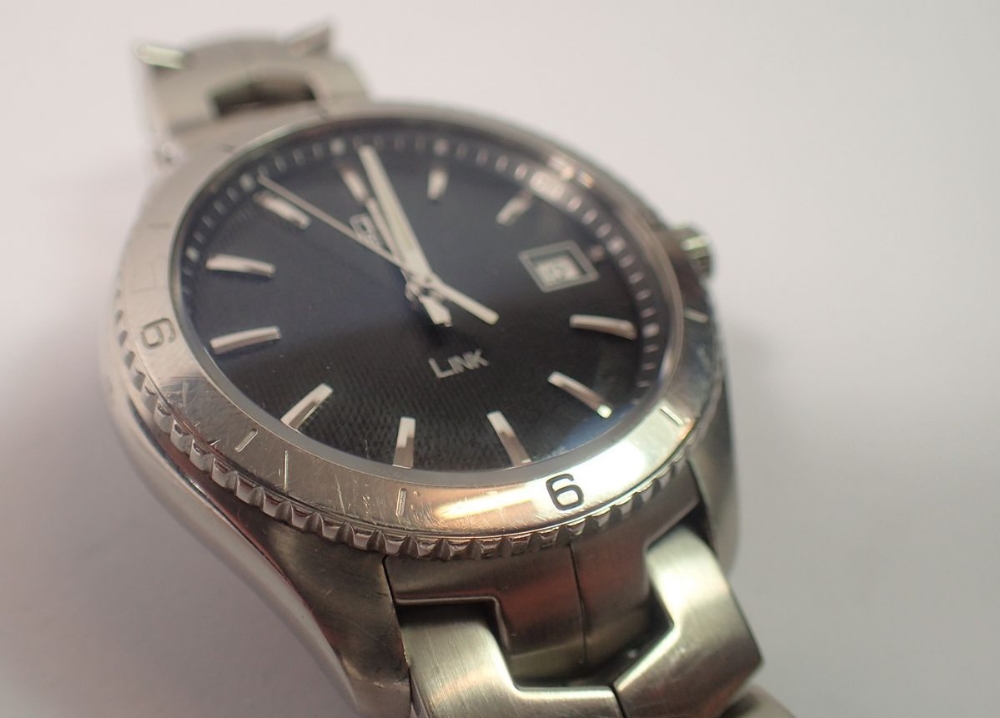 A Tag Heuer gentlemen's Link wrist watch, stainless steel with black dial and date niche, boxed with - Image 3 of 7