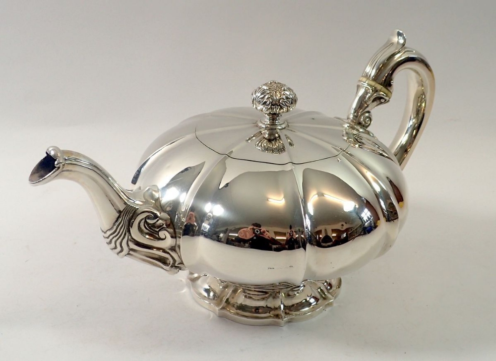 A Victorian silver melon form teapot with foliage and bird finial, Edinburgh 1828 by GP, 735g - Image 3 of 4