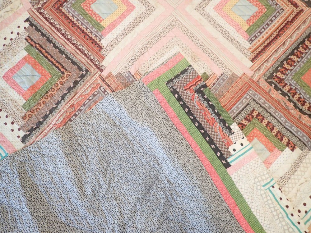 A vintage large patchwork quilt 218 x 187cm - Image 2 of 3