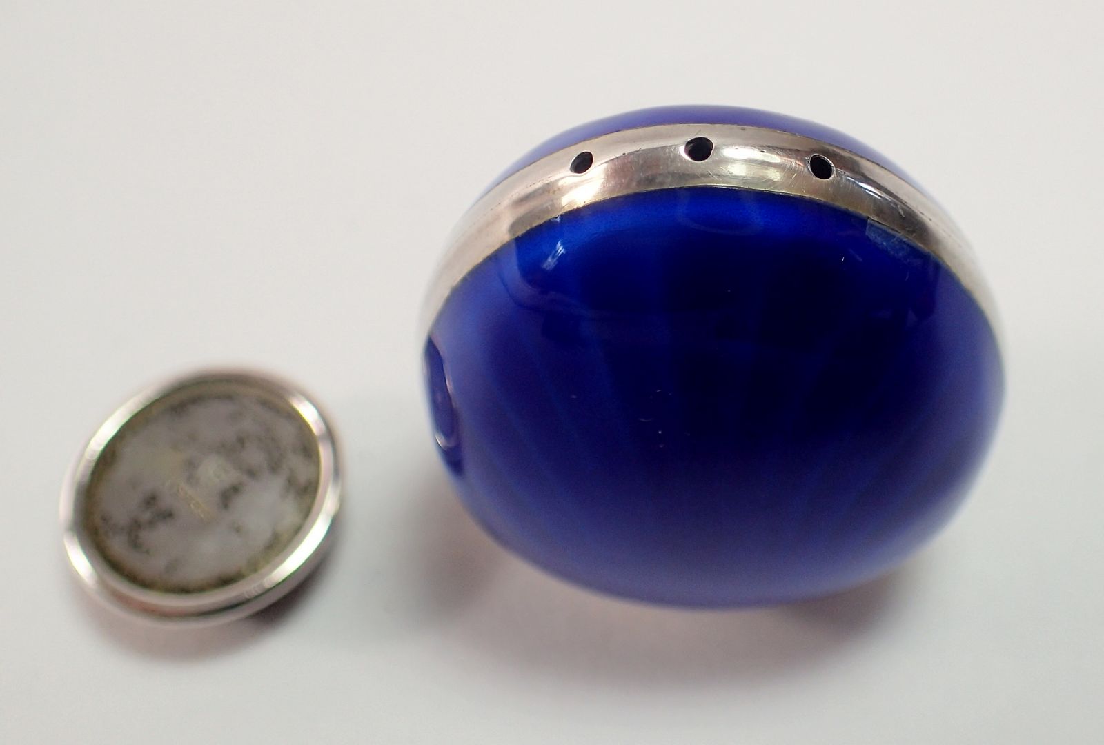 A Scandinavian silver and blue enamel pepper pot, 5cm tall, marked 925 - Image 2 of 5
