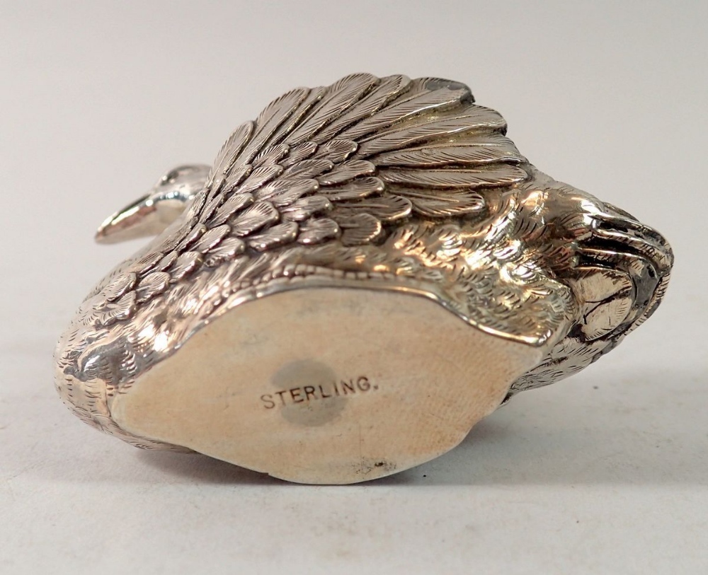 A sterling silver swan pin cushion, 6cm long - Image 2 of 2