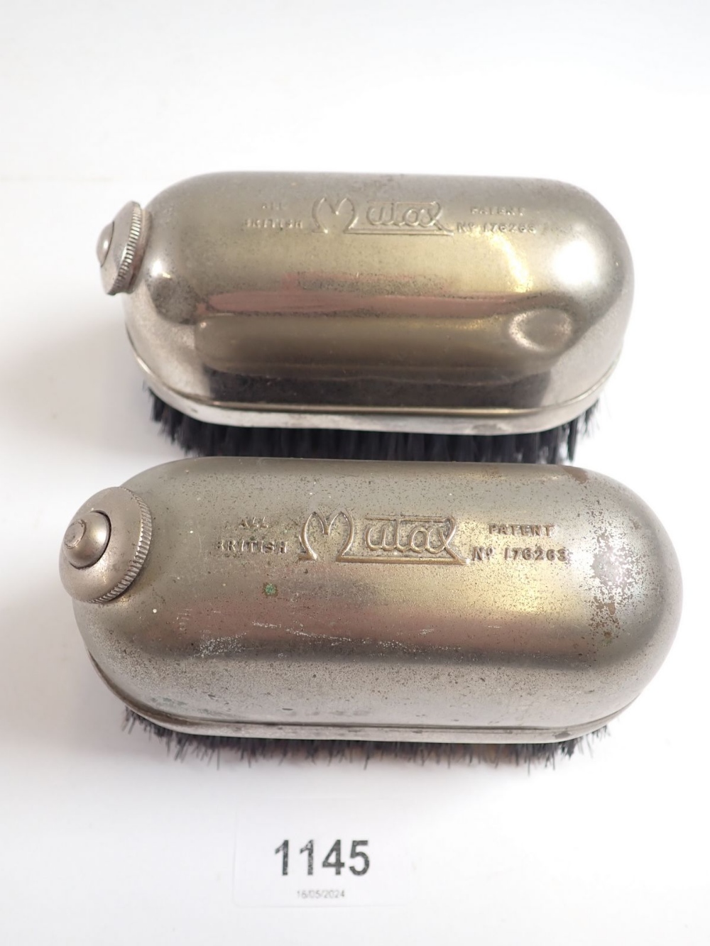 A pair of Mutax hot water hat brushes - Image 2 of 2