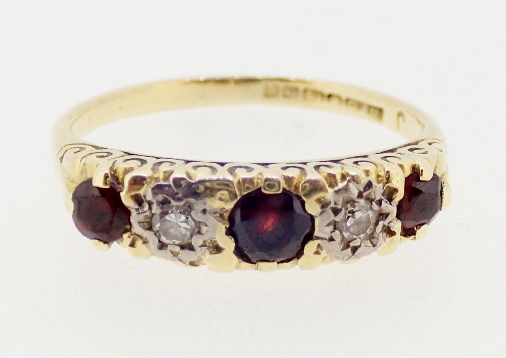 An 18 carat gold garnet and diamond ring, size M, 3.2g - Image 2 of 4