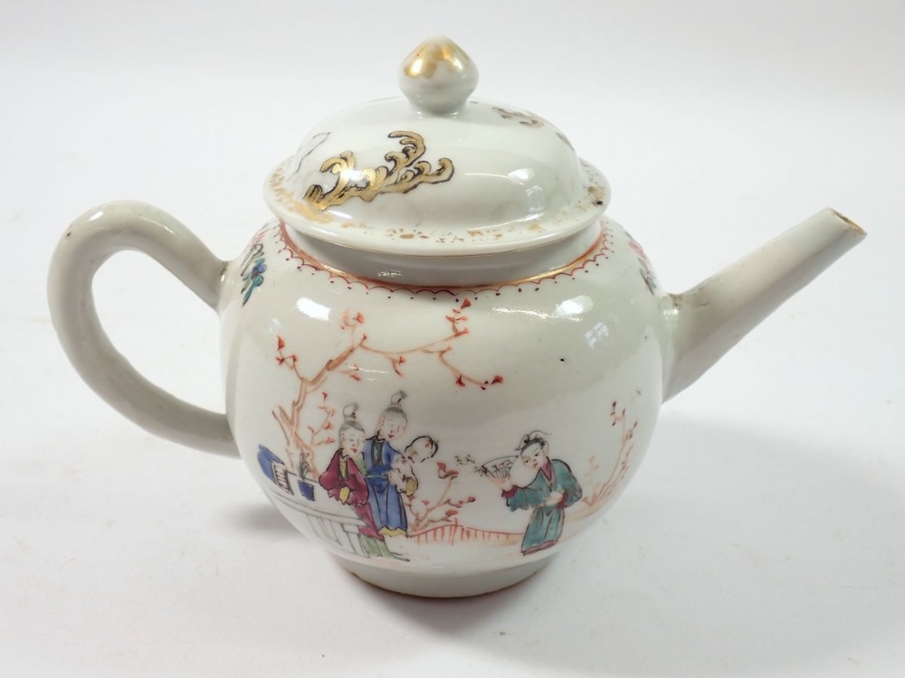 A Chinese 18th century famille rose teapot painted ladies and attendant in a garden 14cm tall with - Image 2 of 5