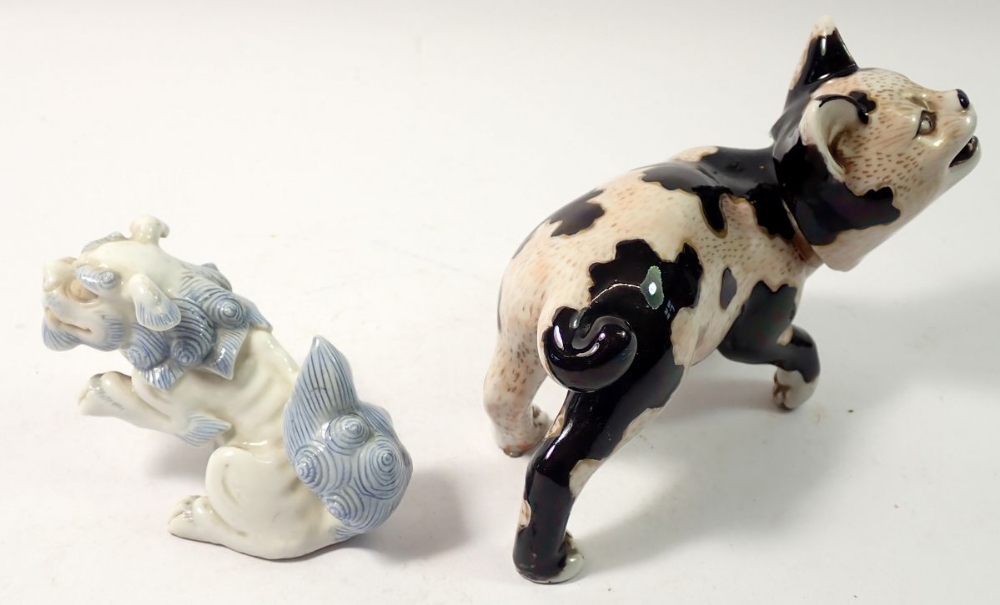 A Japanese porcelain model cat, 13cm and a Kylin dragon - Image 2 of 2