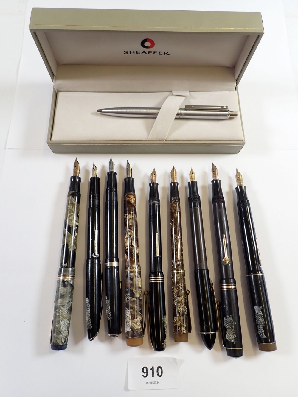 A group of fine fountain pens including Swan, Mentmore, Platignum, Valentine etc. plus a cased - Bild 2 aus 2