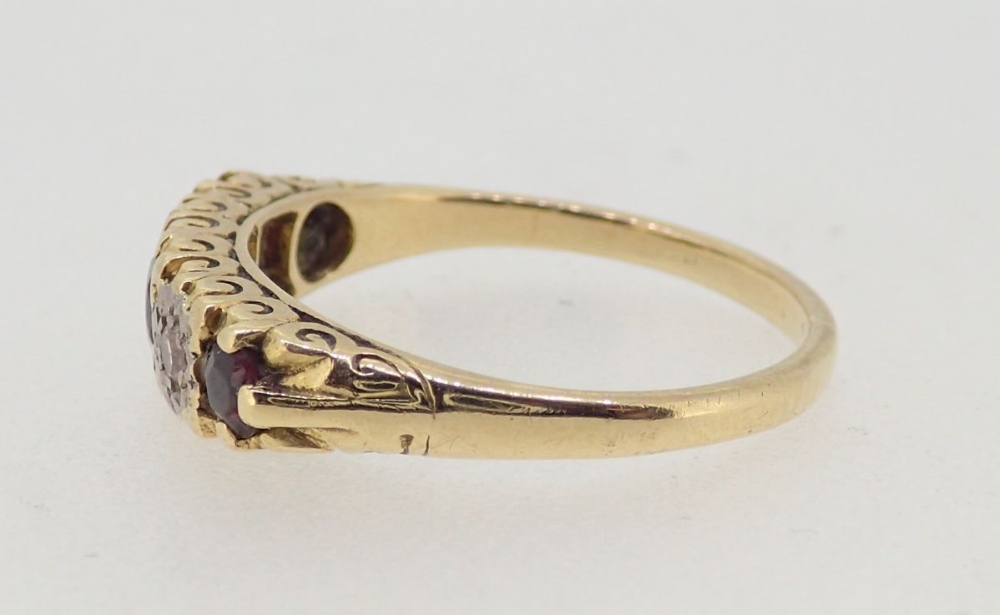 An 18 carat gold garnet and diamond ring, size M, 3.2g - Image 3 of 4