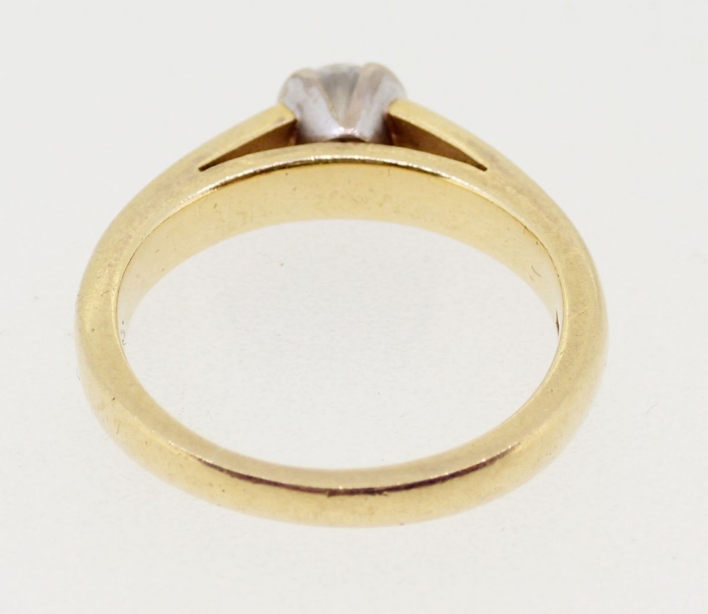 An 18 carat gold solitaire diamond ring, size H, 4.1g - Bild 4 aus 4