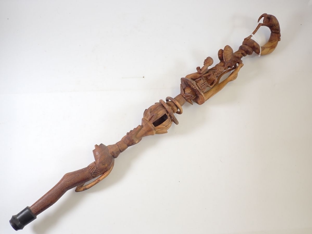A carved wood Nyami Nyami walking stick, 90cm - Bild 2 aus 4