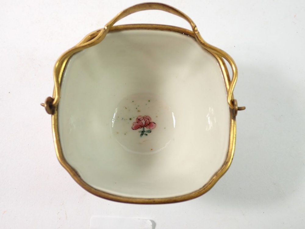 A late 18th century Japanese Kakiemon bowl with European gilded metal mounts and handle, 8.5cm wide - Image 3 of 5