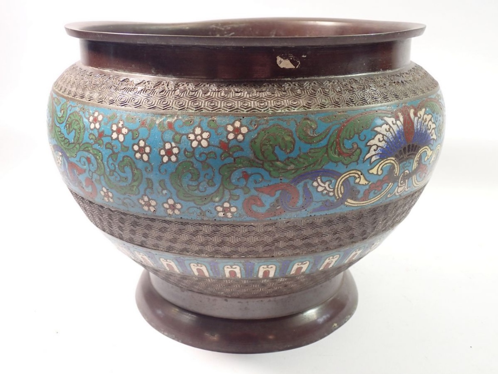 A 19th century Chinese bronze cloisonne enamel jardinière with shell decoration - Image 3 of 7