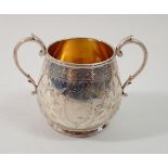 A Victorian silver sugar bowl with classical swag decoration, London, 1876, 142g by Thomas White