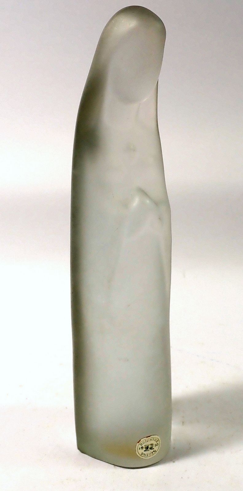 A Swedish Reijmyre glass figure of Madonna, 18.5cm tall