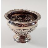 A Victorian silver sugar bowl with scrolling foliage and gadrooned decoration, 106g, Sheffield 1898