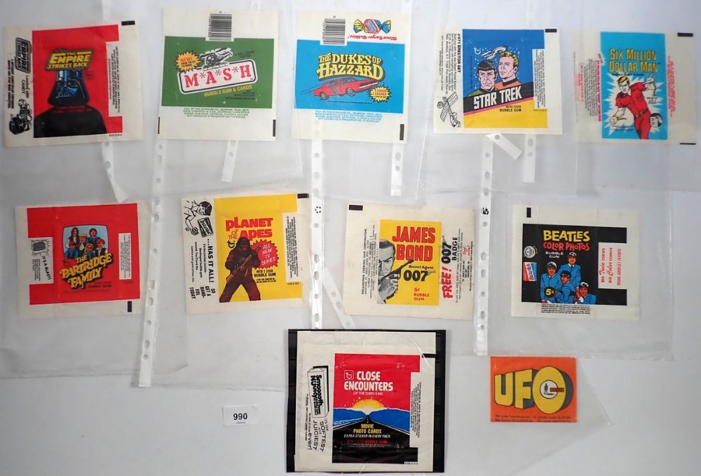 A collection of 1970's and 1980's bubble gum wrappers (29) including Beatles, James Bond, Star - Bild 2 aus 2