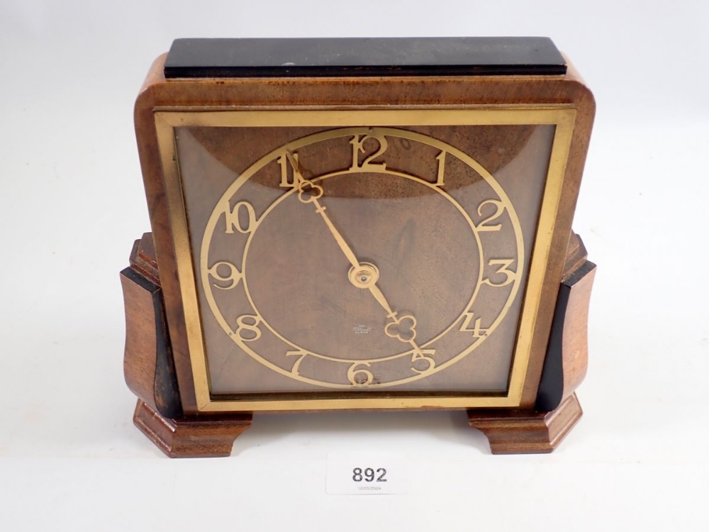 A vintage Elliott mantel clock, 22cm wide