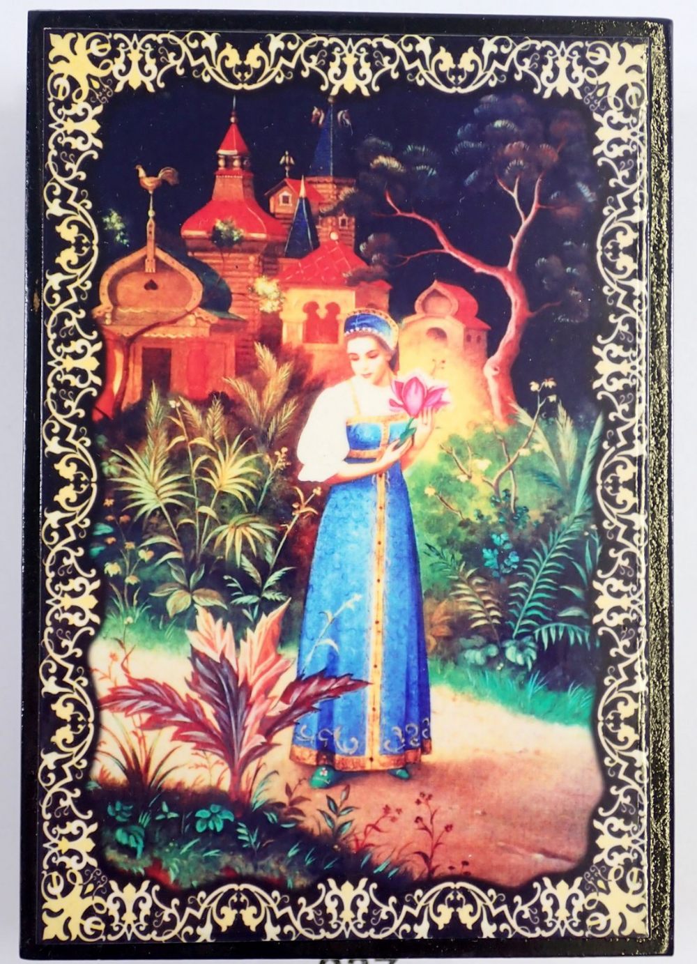 A Russian painted lacquer box decorated scenes from 'The Scarlet Flower' 16 x 11cm - Image 2 of 3