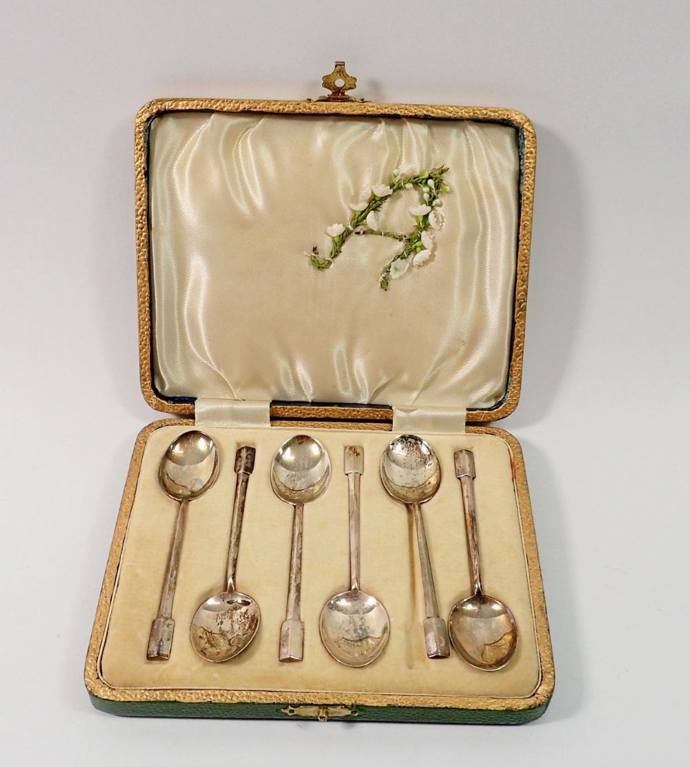 A set of six silver coffee spoons, Birmingham 1935 by Turner and Simpsons, 48.5g