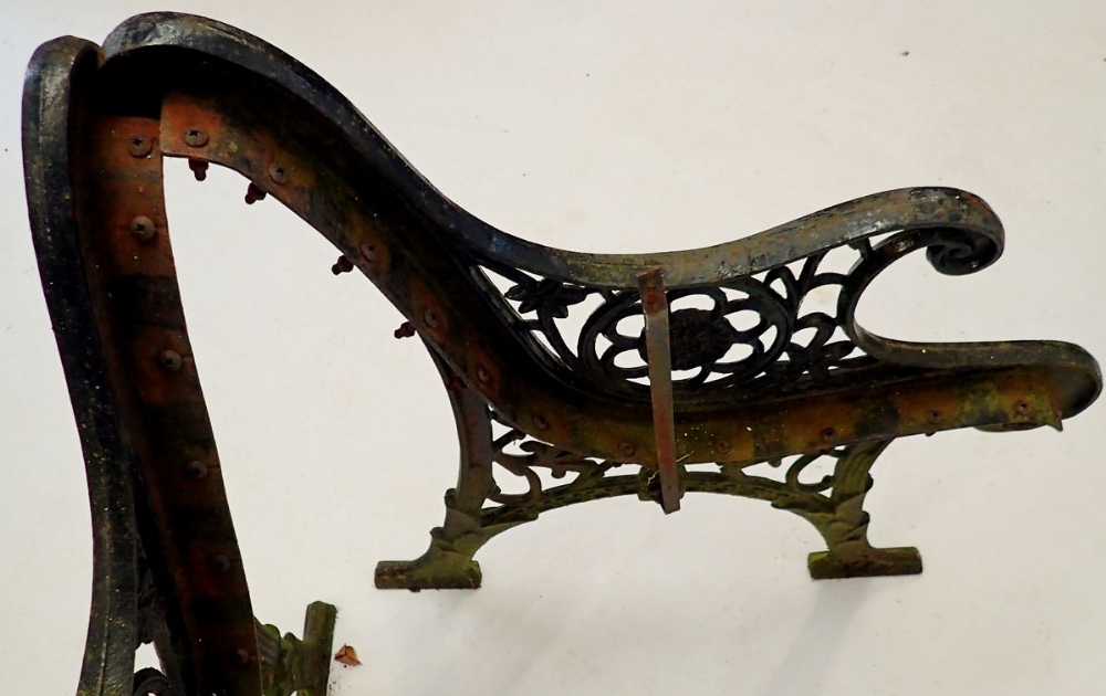 A pair of Victorian cast iron bench ends - Image 3 of 3