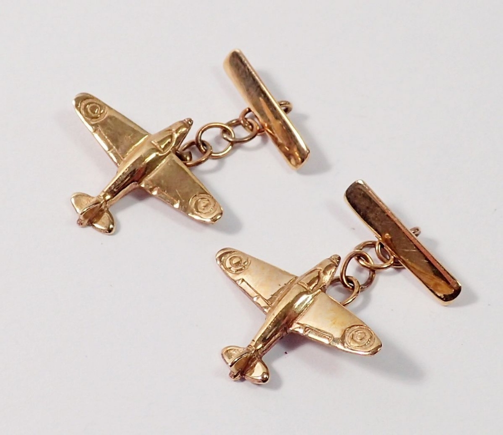 A pair of 9 carat gold novelty spitfire aeroplane cufflinks, 2.4g
